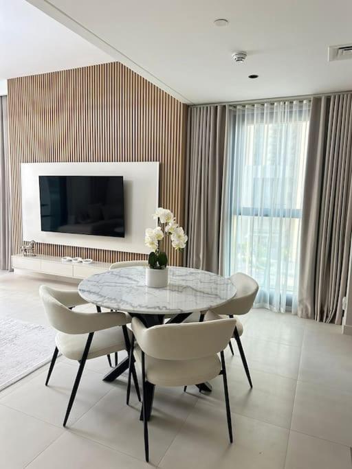 6 Pers Burj And Fountains View Apartment